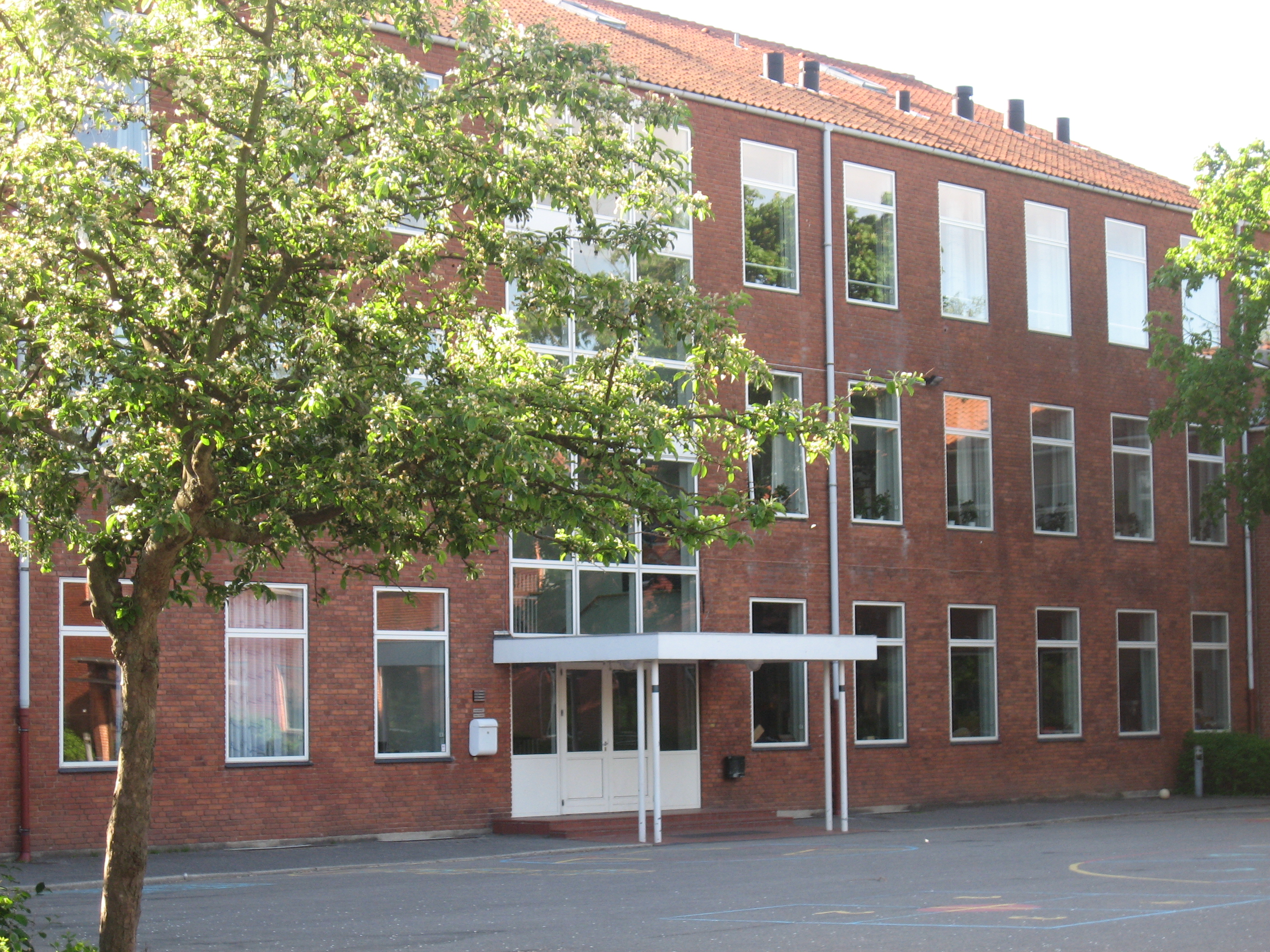 Billede af Lundtofte Skoles hovedindgang